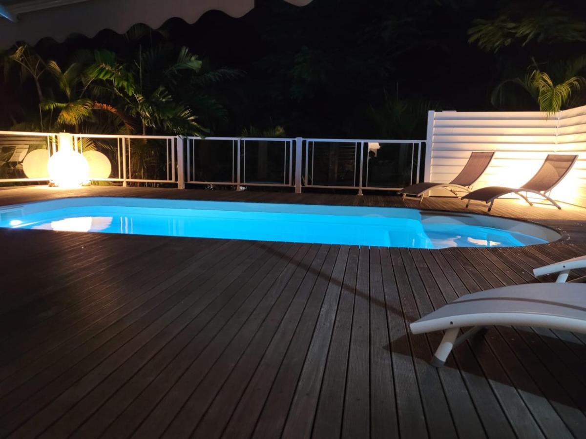 סן-פרנסואה Villa Ste Marthe Avec Piscine, Grande Terrasse, Jardin Intime Et Citerne D'Eau מראה חיצוני תמונה