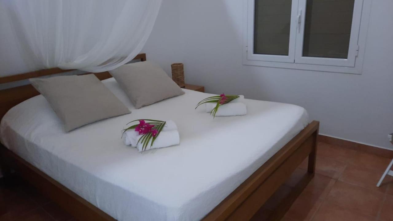 סן-פרנסואה Villa Ste Marthe Avec Piscine, Grande Terrasse, Jardin Intime Et Citerne D'Eau מראה חיצוני תמונה