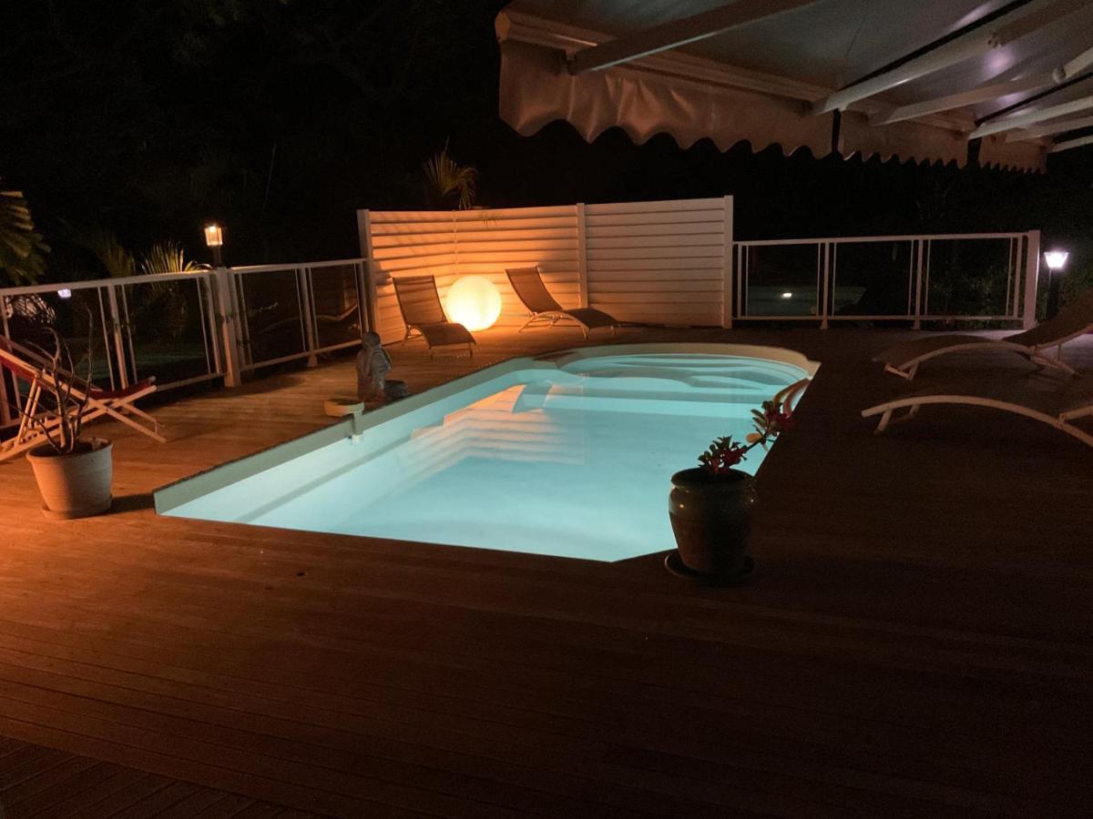 סן-פרנסואה Villa Ste Marthe Avec Piscine, Grande Terrasse, Jardin Intime Et Citerne D'Eau מראה חיצוני תמונה